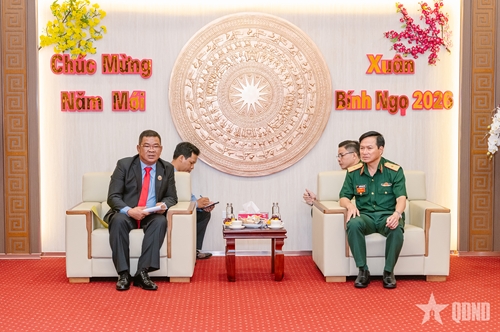 Đoàn đại biểu tỉnh Kampong Chhnang (Campuchia): Chào xã giao, thăm, chúc Tết Bộ tư lệnh Quân khu 9